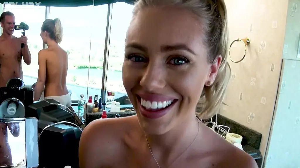 nicole aniston fucks the men she dates