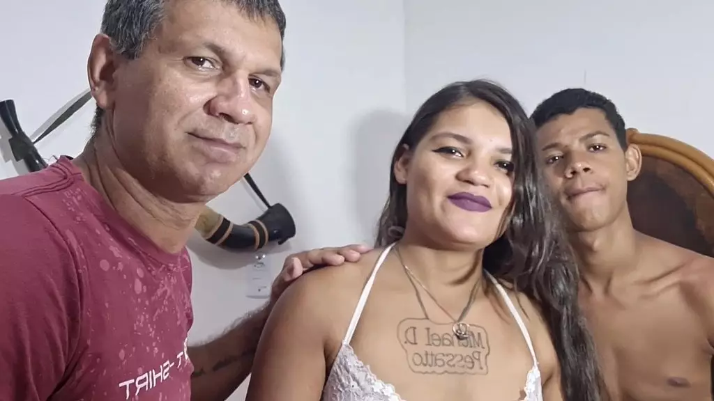 peguei a tigresa vip e fodi ela junto com o novinho