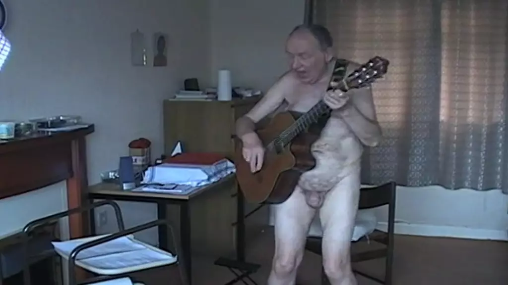 jim redgewell stripping naked and performing one of his own music compositions