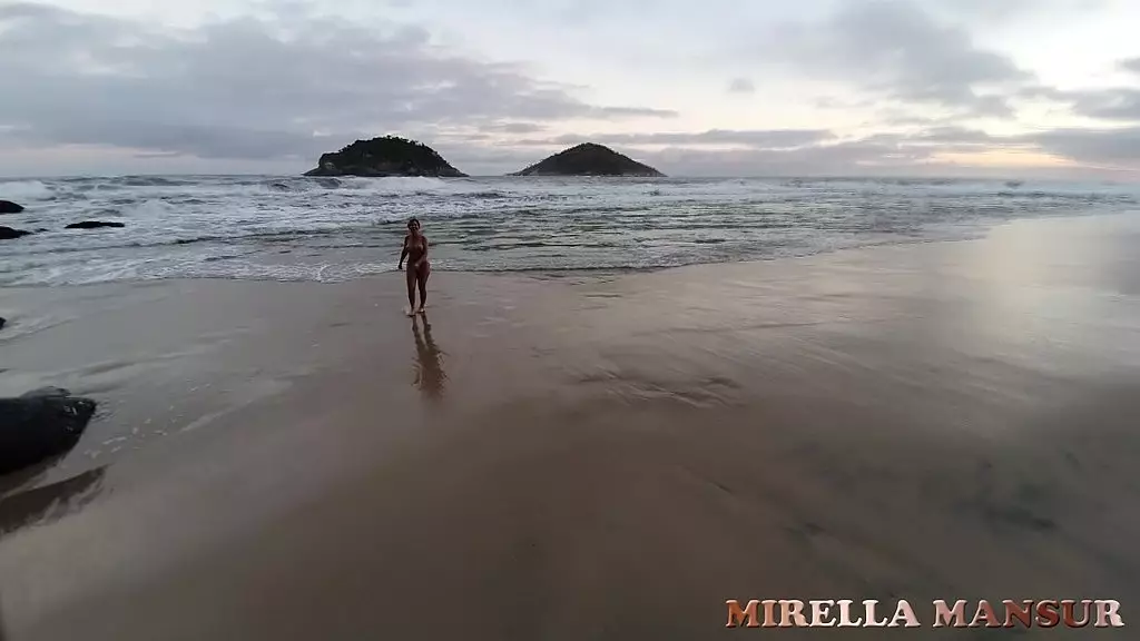 quando eu chego no rio de janeiro ja procuro uma praia e logo tento fuder com alguem - alex lima