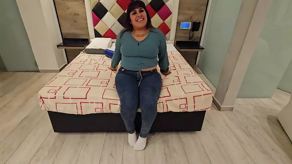 curvy argentina nos ensena sus habilidades sexuales en un motel