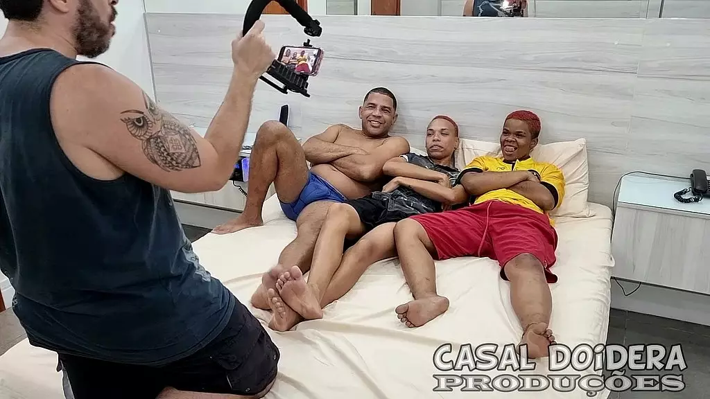 bastidores da gravacao com casal de lesbicas transando com varios homens