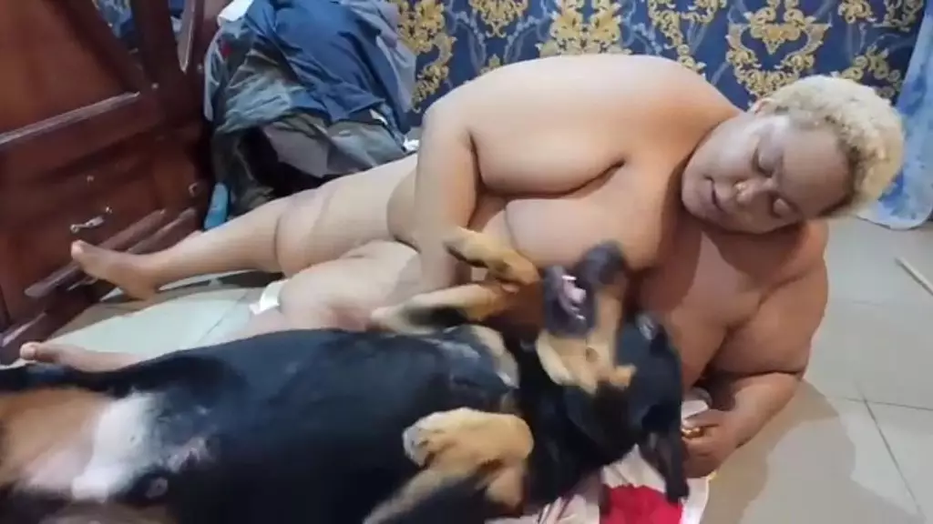 africanchikito fucking her dog