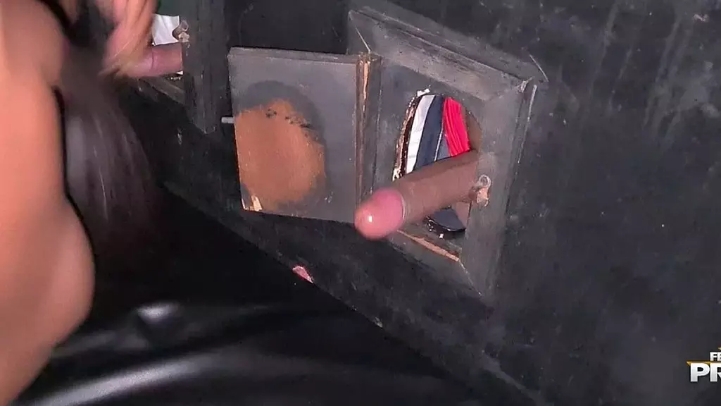 bastidores de mamadas na festaprime , glory hole chupadas e boquetes das safadas