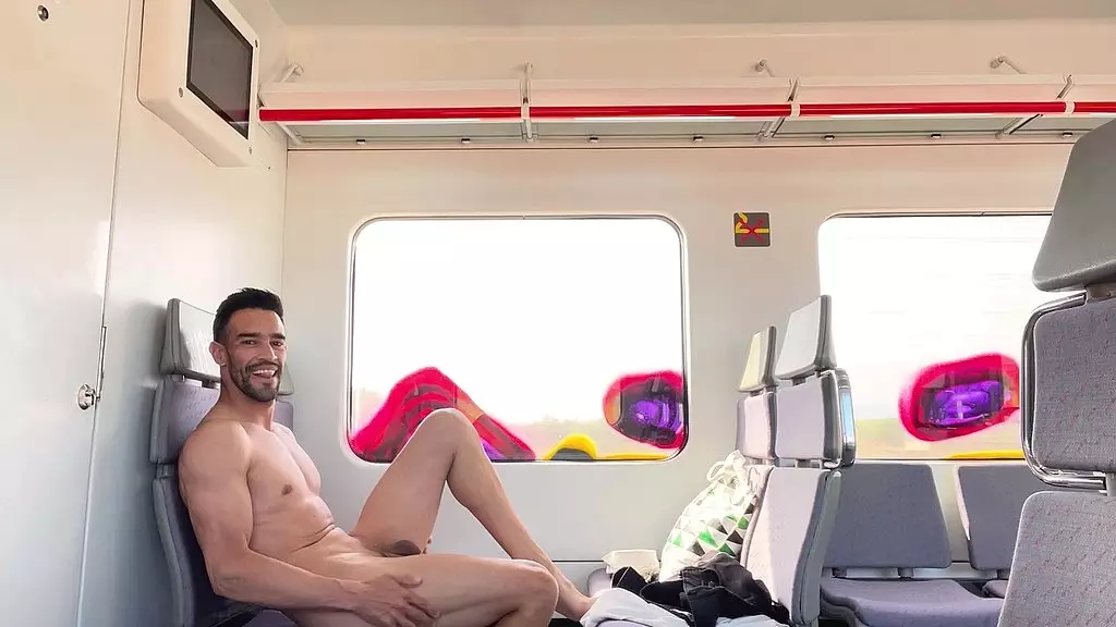 travelling fully naked by train