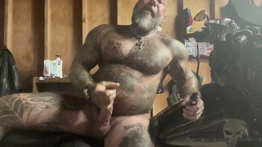 update #16 (july 28, 2022) jerking off on my harley!i ve never actually masturbated on one of my motorcycles before ever. i ve